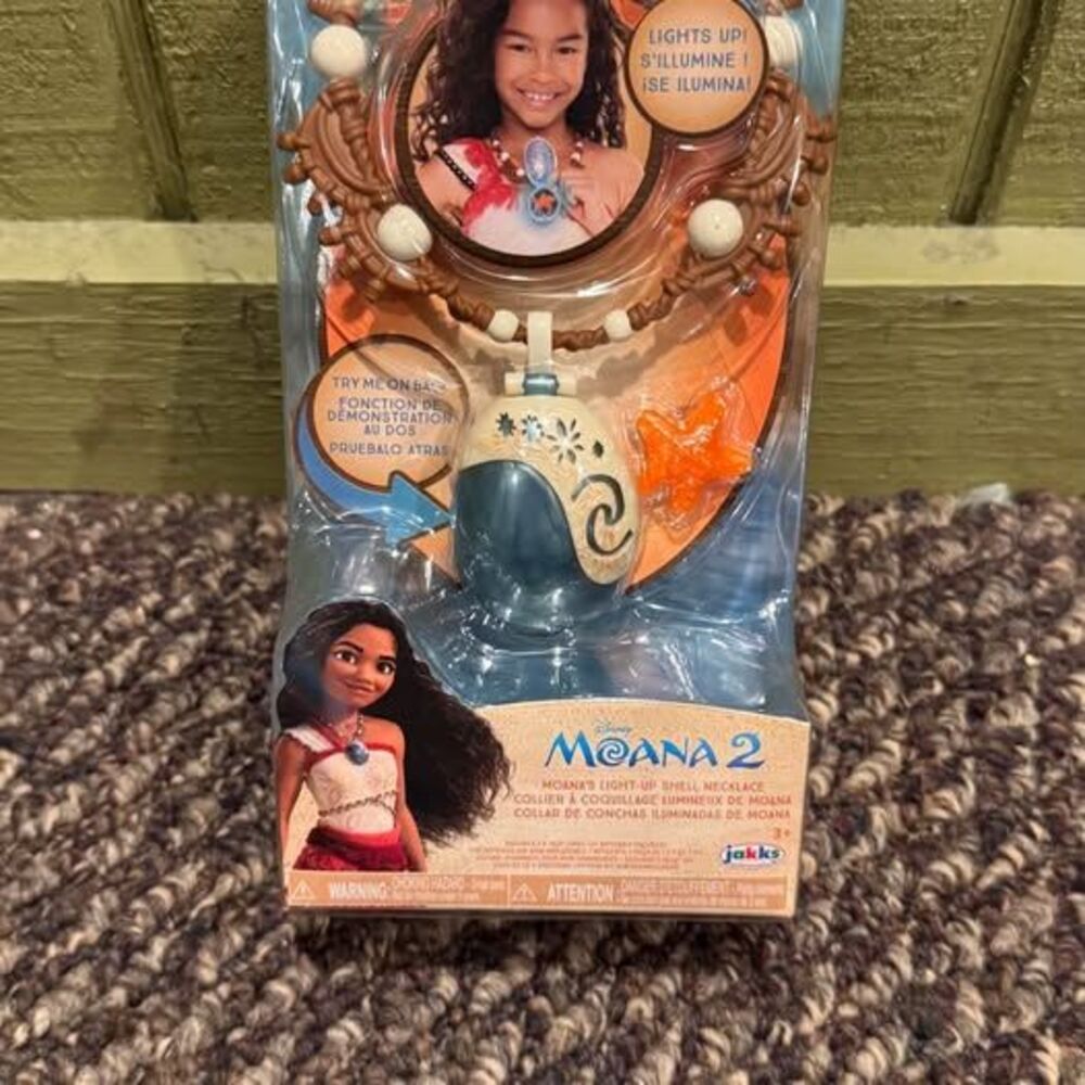 Disney Moana 2 Light-Up Shell Necklace